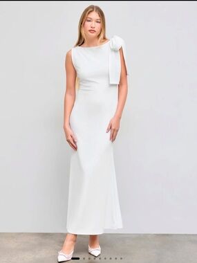 Cider White One-Shoulder Bow Maxi Dress